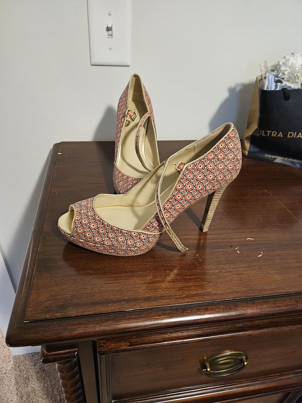 Peep-Toe Mary Jane High Heels in Coral Floral - Picture 3 of 4
